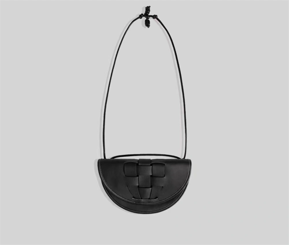 Fashionable New Genuine Leather Ladies Crescent Ba